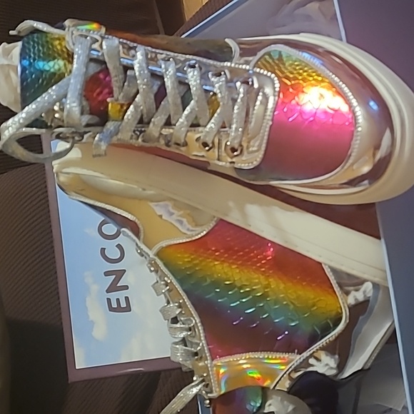 New Encore by Fiesso sneakers size 8, 10 and 11 - Picture 2 of 8